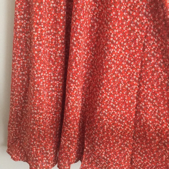 Beautiful Floral Midi Dress - Picture 2 of 5